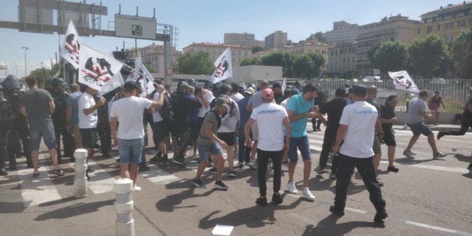 Conflit à La Méridionale : affrontements entre les grévistes et les forces de l’ordre à Ajaccio Conflit à La Méridionale : affrontements entre les grévistes et les forces de l’ordre à Ajaccio