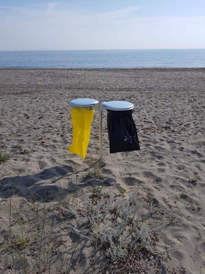 Nettoyage des plages. De multiples points de collecte sélective installés à la Marana Nettoyage des plages. De multiples points de collecte sélective installés à la Marana