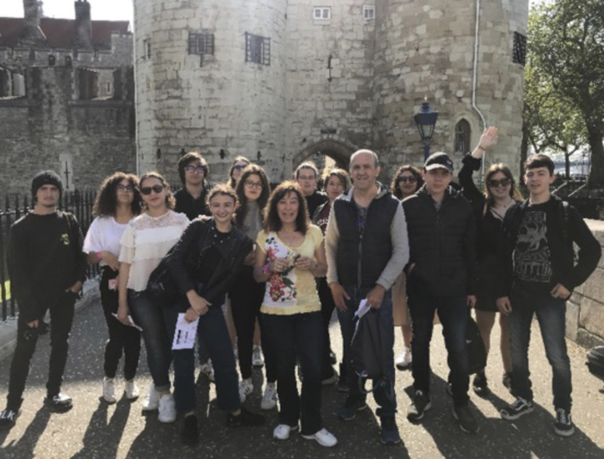Voyage à Londres pour les 1ères L du lycée de Balagne Voyage à Londres pour les 1ères L du lycée de Balagne
