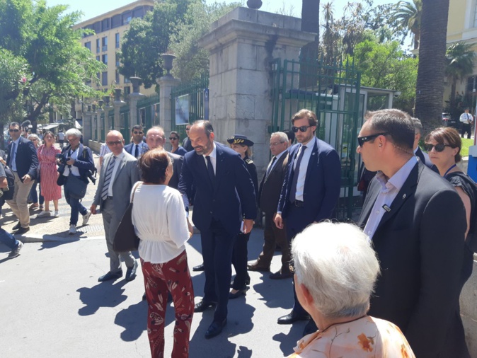 Édouard Philippe poursuit sa visite en Corse à Ajaccio Édouard Philippe poursuit sa visite en Corse à Ajaccio