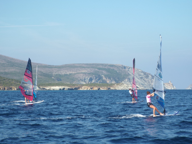 Aires marines protégées françaises : les sports de nature au cœur d’un programme de recherche de l’Université de Corse et du CNRS Aires marines protégées françaises : les sports de nature au cœur d’un programme de recherche de l’Université de Corse et du CNRS