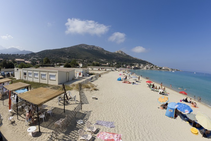 L'Hôtel et la plage L'Hôtel et la plage