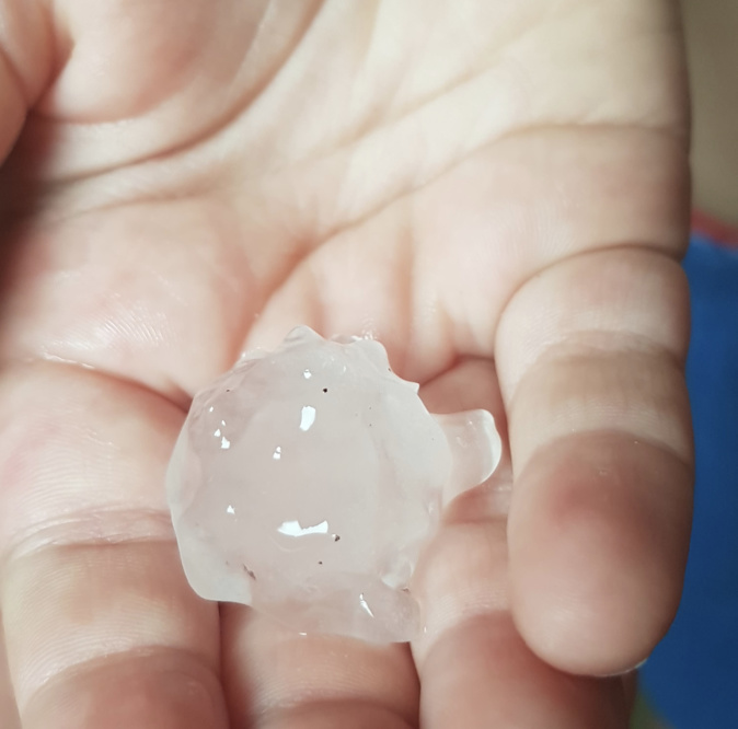 La grêle ce samedi à Santa Lucia di Mercourio. Photo de Laetitia Gaspari. La grêle ce samedi à Santa Lucia di Mercourio. Photo de Laetitia Gaspari.