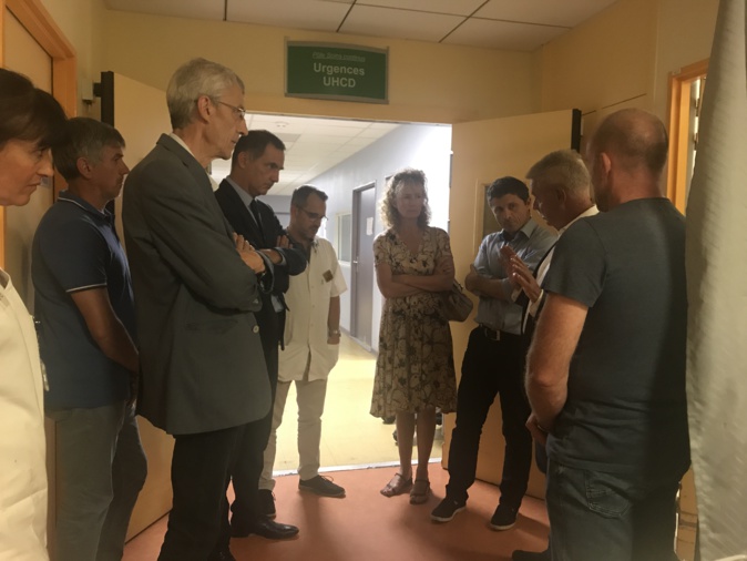 VIDEO - Grève des urgences à l'hôpital de Bastia : Gilles Simeoni se rend sur place
