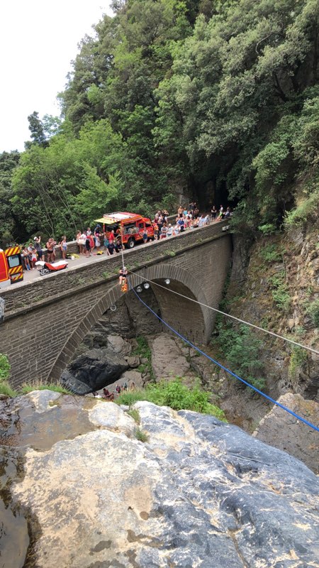 Spectaculaire intervention du GRIMP à la cascade  de l'Ucelluline à  San Nicolao