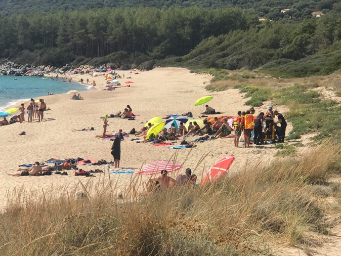 Vague de coups de chaleur sur la plage d’Olmeto. La SNSM et les pompiers secourent plusieurs enfants Vague de coups de chaleur sur la plage d’Olmeto. La SNSM et les pompiers secourent plusieurs enfants