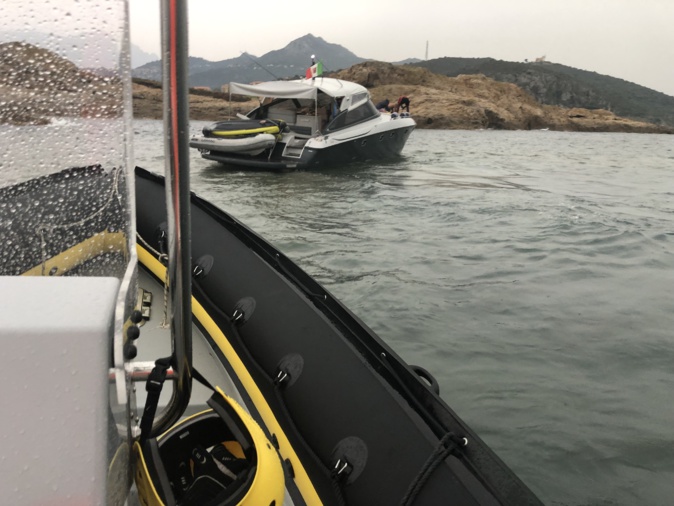 Un yatch de 15 mètres en difficulté à Lisula Un yatch de 15 mètres en difficulté à Lisula