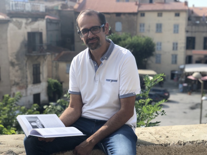 Jean-Luc Luciani dédicace son dernier ouvrage à Belgudè Jean-Luc Luciani dédicace son dernier ouvrage à Belgudè