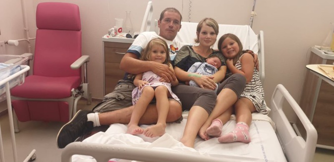 La petite famille Miani nage dans le bonheur