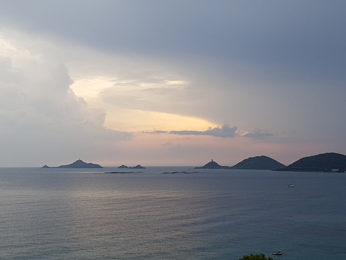 Les Sanguinaires après l'orage ( Pascal Zereni) Les Sanguinaires après l'orage ( Pascal Zereni)
