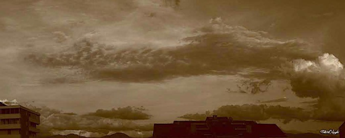 Un dragon fait de nuages au-dessus d'Ajaccio (Patrick Nicolai)