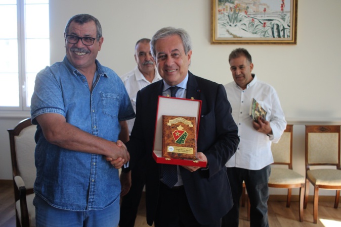 Les dirigeants du Sporting Club Fassi (Maroc) reçus à l'Hôtel de Ville de Calvi Les dirigeants du Sporting Club Fassi (Maroc) reçus à l'Hôtel de Ville de Calvi