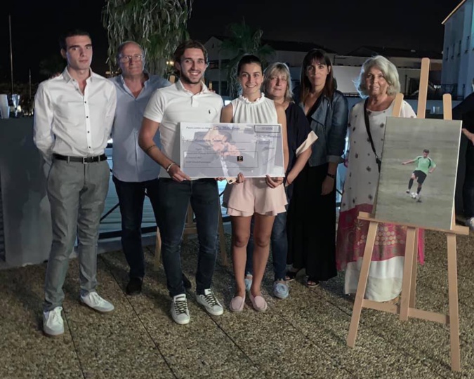 L'association Jean-Philippe Martinetti remet un chèque de 10 000 € à Inseme L'association Jean-Philippe Martinetti remet un chèque de 10 000 € à Inseme