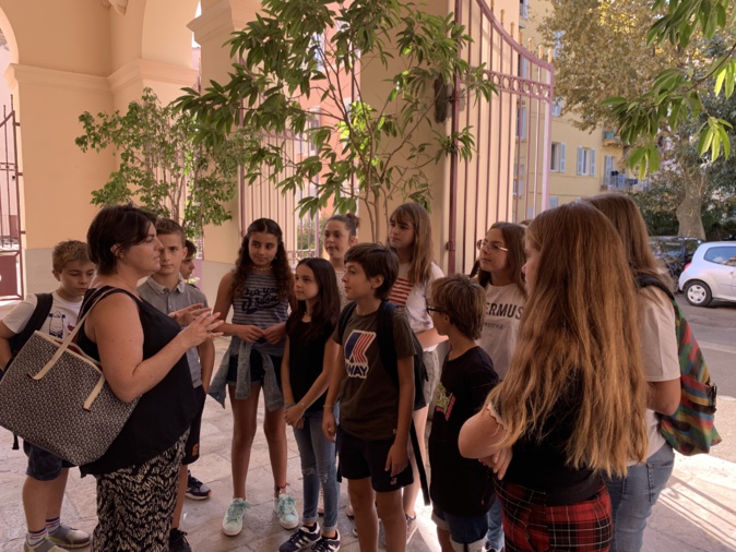 « Levez les yeux ! » : Les collégiens de Giraud découvrent le Théâtre de Bastia « Levez les yeux ! » : Les collégiens de Giraud découvrent le Théâtre de Bastia
