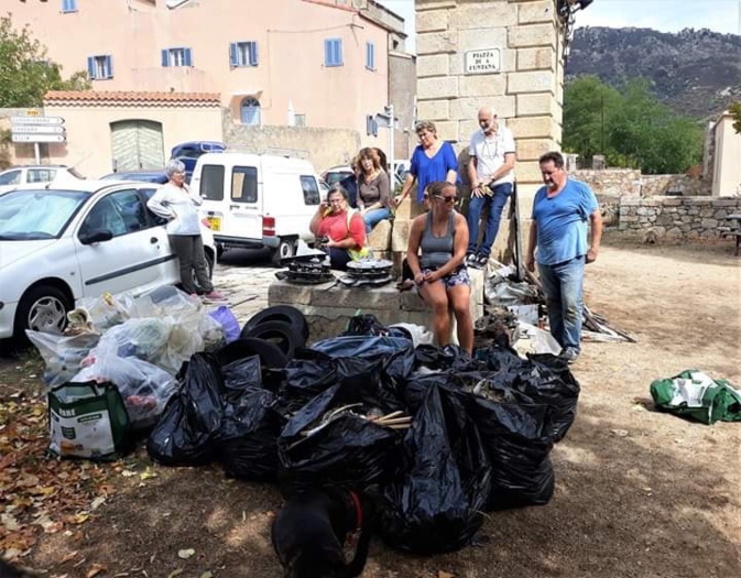Operata stradò è chjassi puliti in Montegrossu