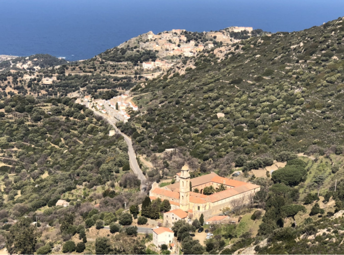 Couvent de Curbara : bail emphytéotique renouvelé pour 30 ans entre la mairie et le diocèse d'Aiacciu Couvent de Curbara : bail emphytéotique renouvelé pour 30 ans entre la mairie et le diocèse d'Aiacciu