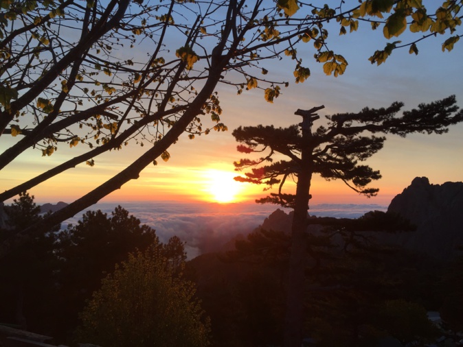 La photo du jour : Soleil levant sur Bavella La photo du jour : Soleil levant sur Bavella