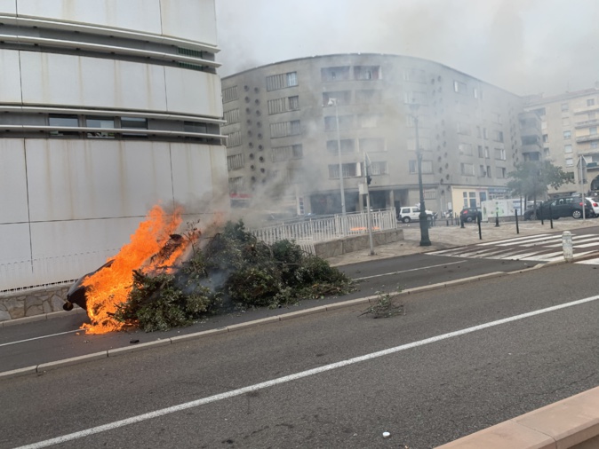 VIDEO - Agriculteurs en colère. Récit d'une deuxième journée de mobilisation VIDEO - Agriculteurs en colère. Récit d'une deuxième journée de mobilisation