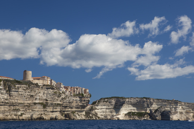 Torrione de Bonifacio (L. Colonna), la photo renvoie à l'itinéraire touristique et au partenariat avec l'office de tourisme de Bonifacio
