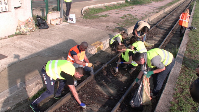 Furiani : opération de dépollution de part et d'autre de la voie ferrée Furiani : opération de dépollution de part et d'autre de la voie ferrée