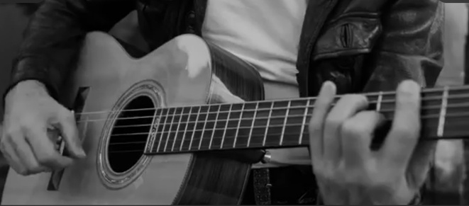 In the city, le nouveau single de Phil de Saint Florent pour les victimes du Bataclan