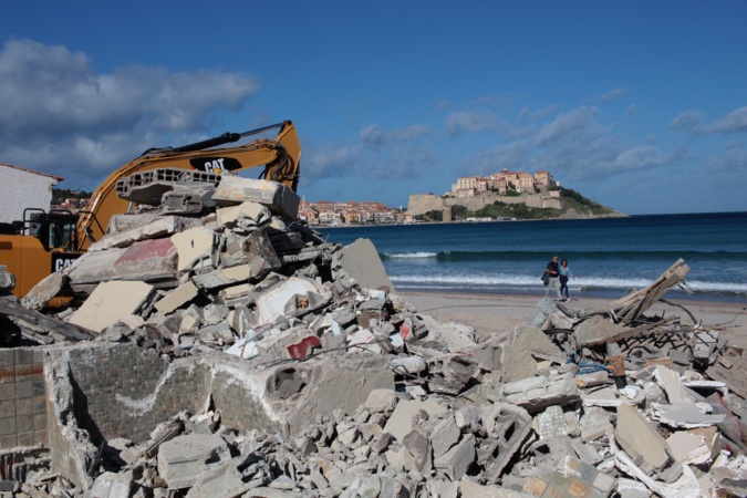Un nouvel établissement de plage démoli à Calvi