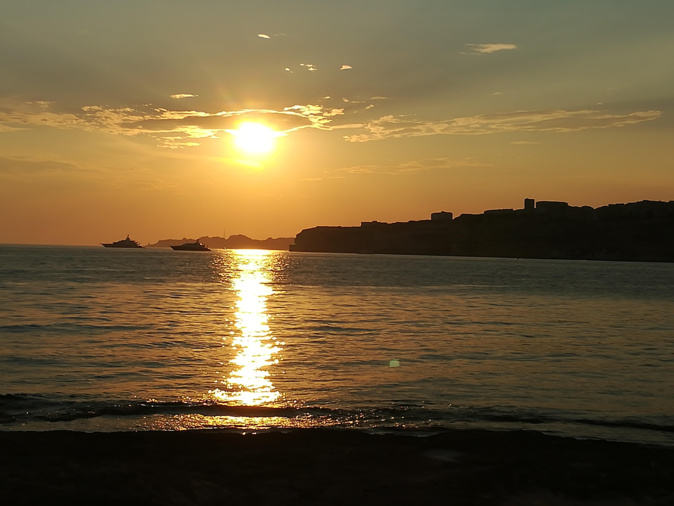 La photo du jour jour : le soleil sur I Tre Punti La photo du jour jour : le soleil sur I Tre Punti