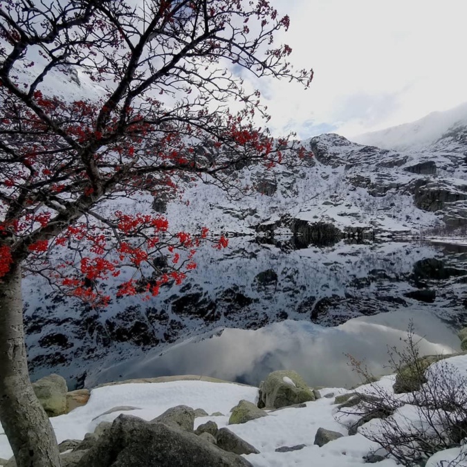 La photo du jour : Le lac de Melu entre dans l'hiver 