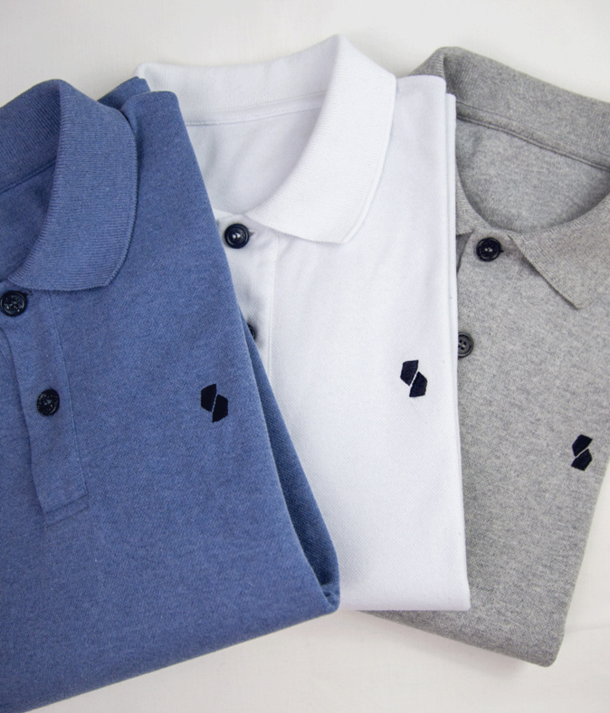 Trois colories sont disponibles. Trois colories sont disponibles.