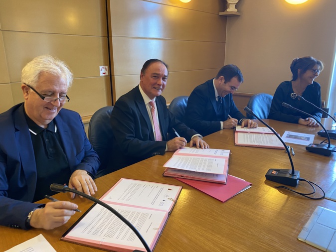 La convention signée permettra de réduire les délais de jugement. La convention signée permettra de réduire les délais de jugement.