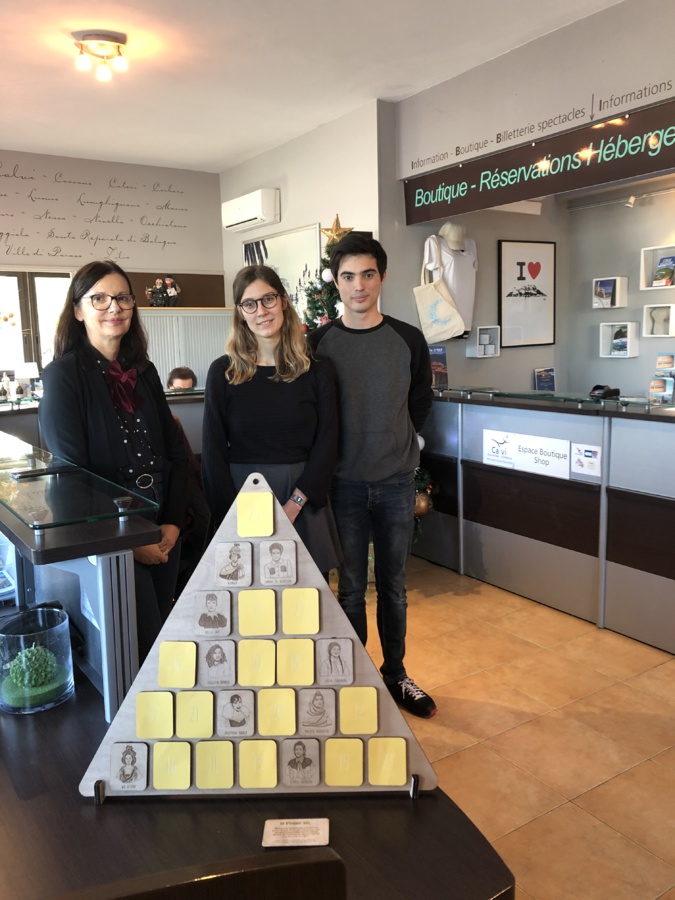 La création d’Emma Saviard, une des lauréates de "Design moi un sapin" exposée à l'OTI de Calvi La création d’Emma Saviard, une des lauréates de "Design moi un sapin" exposée à l'OTI de Calvi