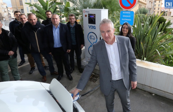 Installation de la première borne Vehicle to Grid (V2G) au Centre EDF de Corse