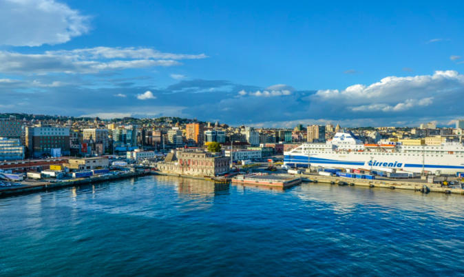 Réforme des retraites : le port de Marseille bloqué