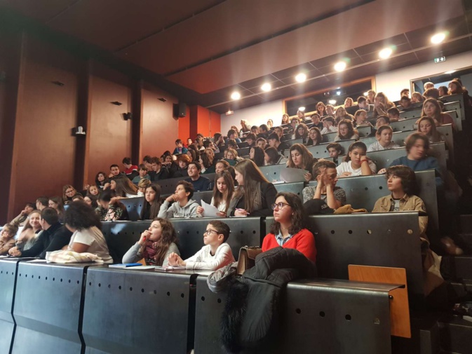 Salle comble à l'Amphitheatre Salle comble à l'Amphitheatre