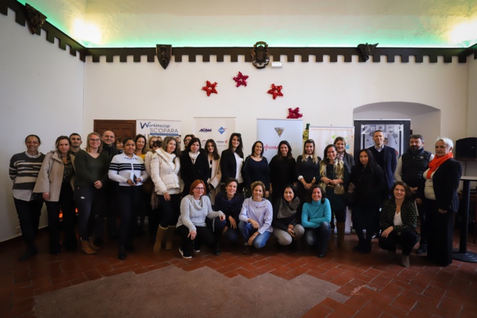 Le groupe des participants à ce forum Le groupe des participants à ce forum