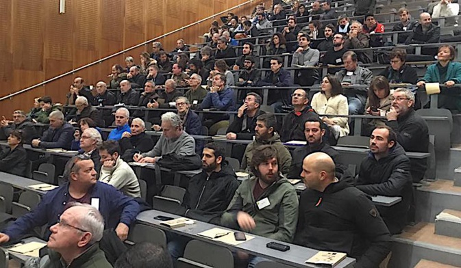 De nombreux apiculteurs ont suivi les travaux du séminaire De nombreux apiculteurs ont suivi les travaux du séminaire