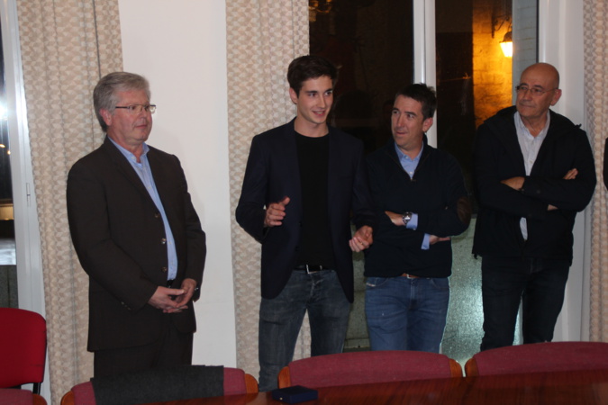 Pierre-Louis Loubet reçoit la médaille d'or de la Ville de Porto-Vecchio Pierre-Louis Loubet reçoit la médaille d'or de la Ville de Porto-Vecchio