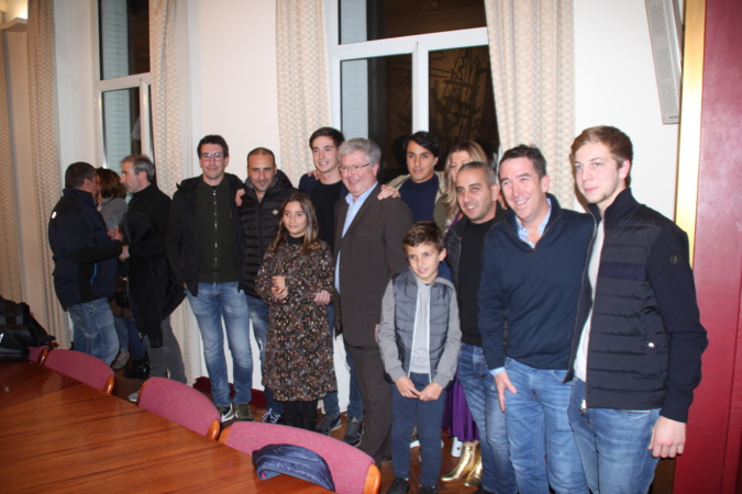 Pierre-Louis Loubet reçoit la médaille d'or de la Ville de Porto-Vecchio Pierre-Louis Loubet reçoit la médaille d'or de la Ville de Porto-Vecchio