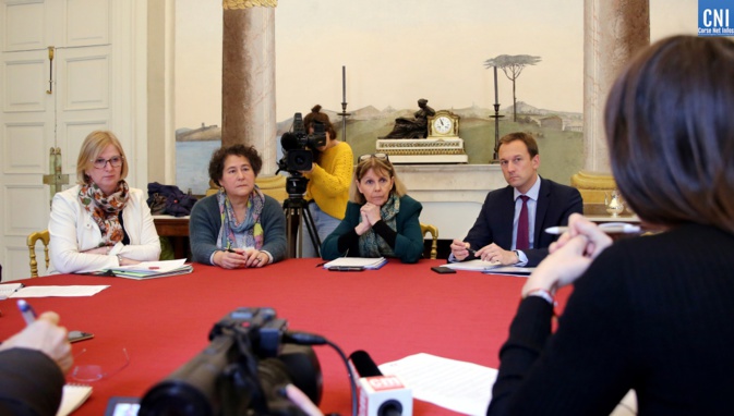 Le comité réuni autour de la préfète de Corse Josiane Chevalier. (Photos Michel Luccioni) Le comité réuni autour de la préfète de Corse Josiane Chevalier. (Photos Michel Luccioni)