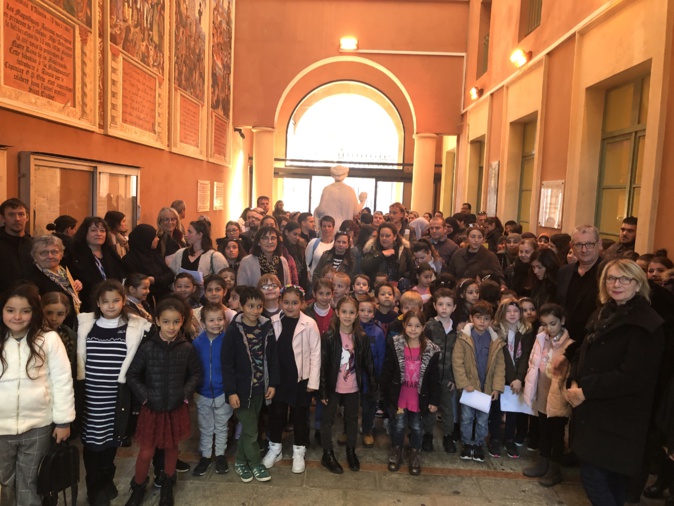 La Mairie d’Ajaccio signe ses contrats « coup de pouce » La Mairie d’Ajaccio signe ses contrats « coup de pouce »