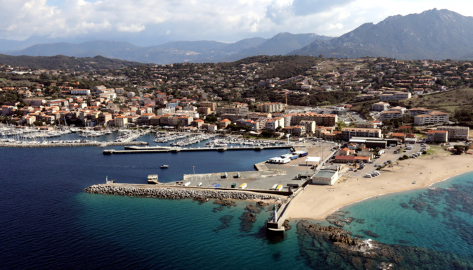 Port de commerce de Pruprià. Photo Michel Luccioni. Port de commerce de Pruprià. Photo Michel Luccioni.