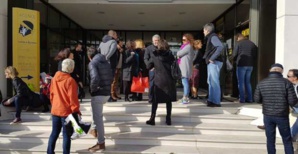 Réforme des retraites : Les enseignants déposent des livres devant l’inspection académique à Bastia