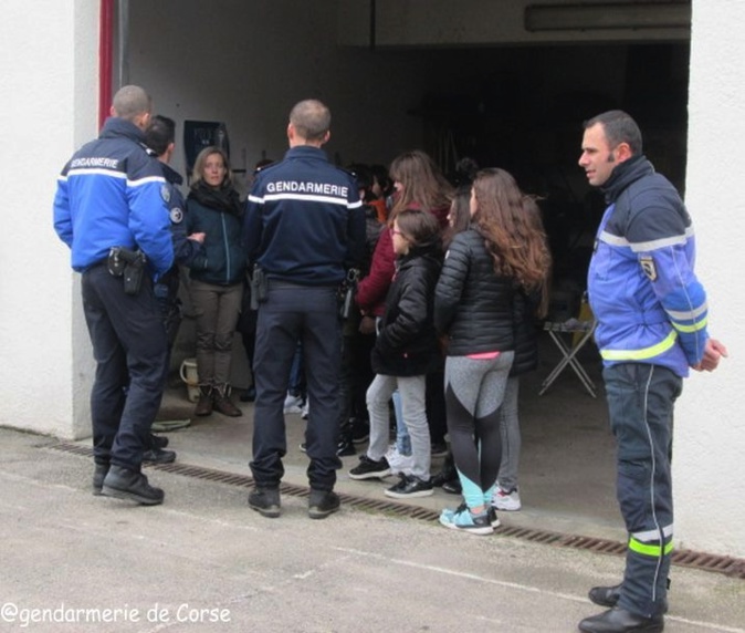 Ile-Rousse. Les collégiens visitent la brigade de gendarmerie Ile-Rousse. Les collégiens visitent la brigade de gendarmerie