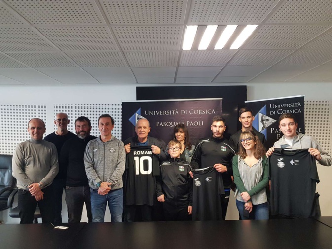 Corte : A Squadra Corsa équipe le foot universitaire Corte : A Squadra Corsa équipe le foot universitaire