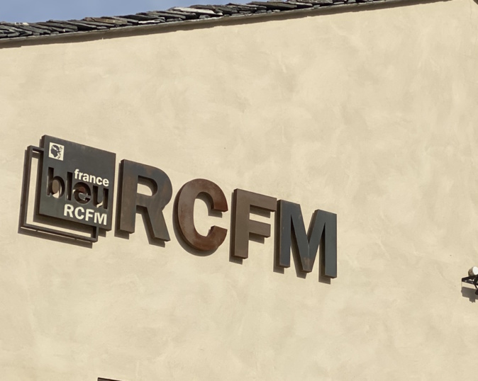 Tags insultants : rassemblement de soutien à RCFM Tags insultants : rassemblement de soutien à RCFM