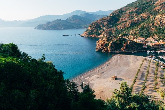 Pourquoi la Corse voit-elle sa fréquentation hôtelière baisser ?
