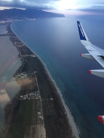 Le cordon lagunaire vu du ciel après et avant les tempêtes de vent. Photo de Martine Torracca