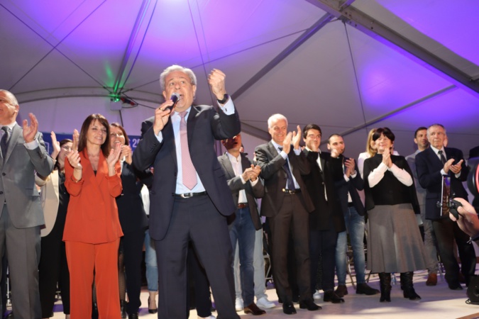 Ange Santini et la liste "Ensemble pour Calvi - Oghje pè dumane" Ange Santini et la liste "Ensemble pour Calvi - Oghje pè dumane"