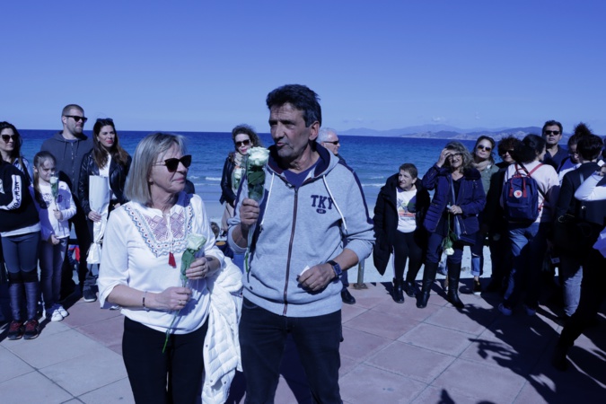 Les parents de Julie touchés par tous ces témoignages de sympathie Les parents de Julie touchés par tous ces témoignages de sympathie