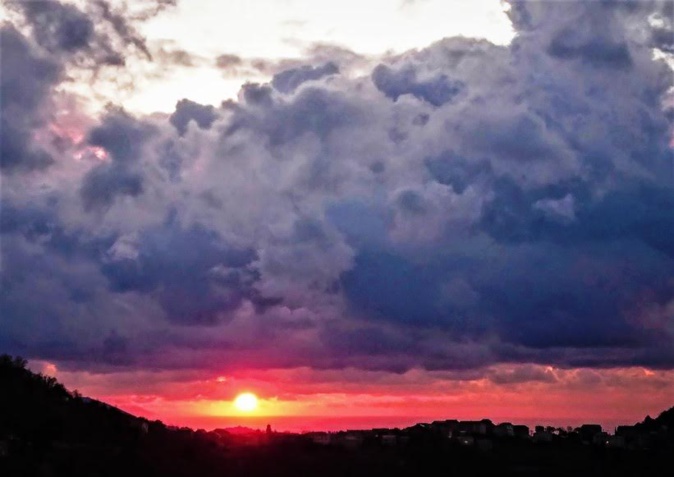 Lever de soleil sur la Tyrrhénienne.(Geneviève Biancardini)